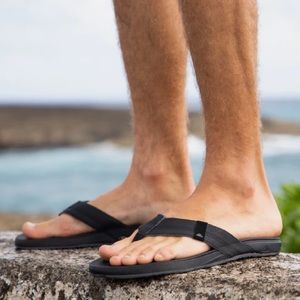 NEW Reef Black men’s sandals size 11